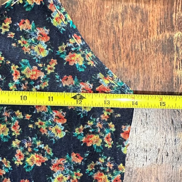 Lot 1: 4 SummerDresses - Picture 4 of 16